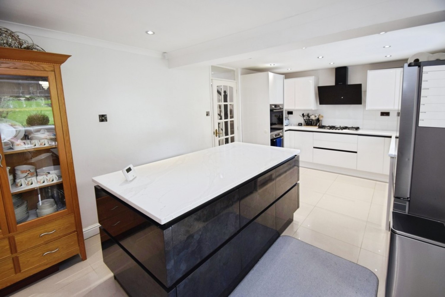 4 bedroom House for Sale Nab Wood, Bradford, West Yorkshire