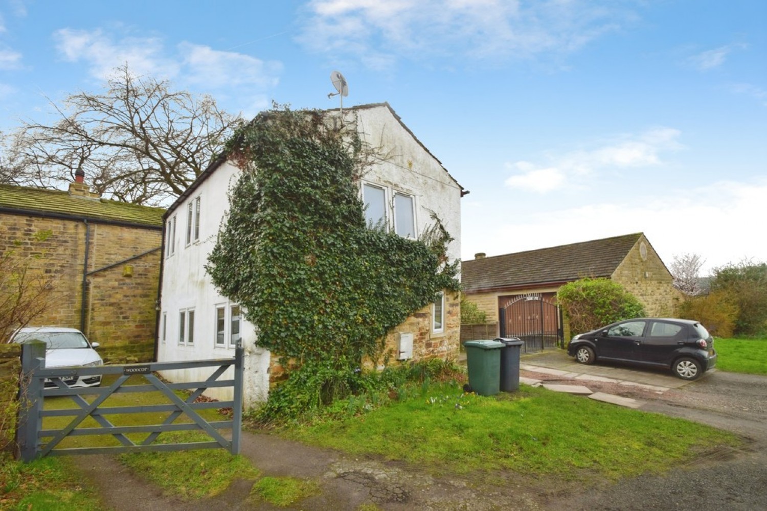 2 bedroom House for Auction Lower Green, Bradford, West Yorkshire