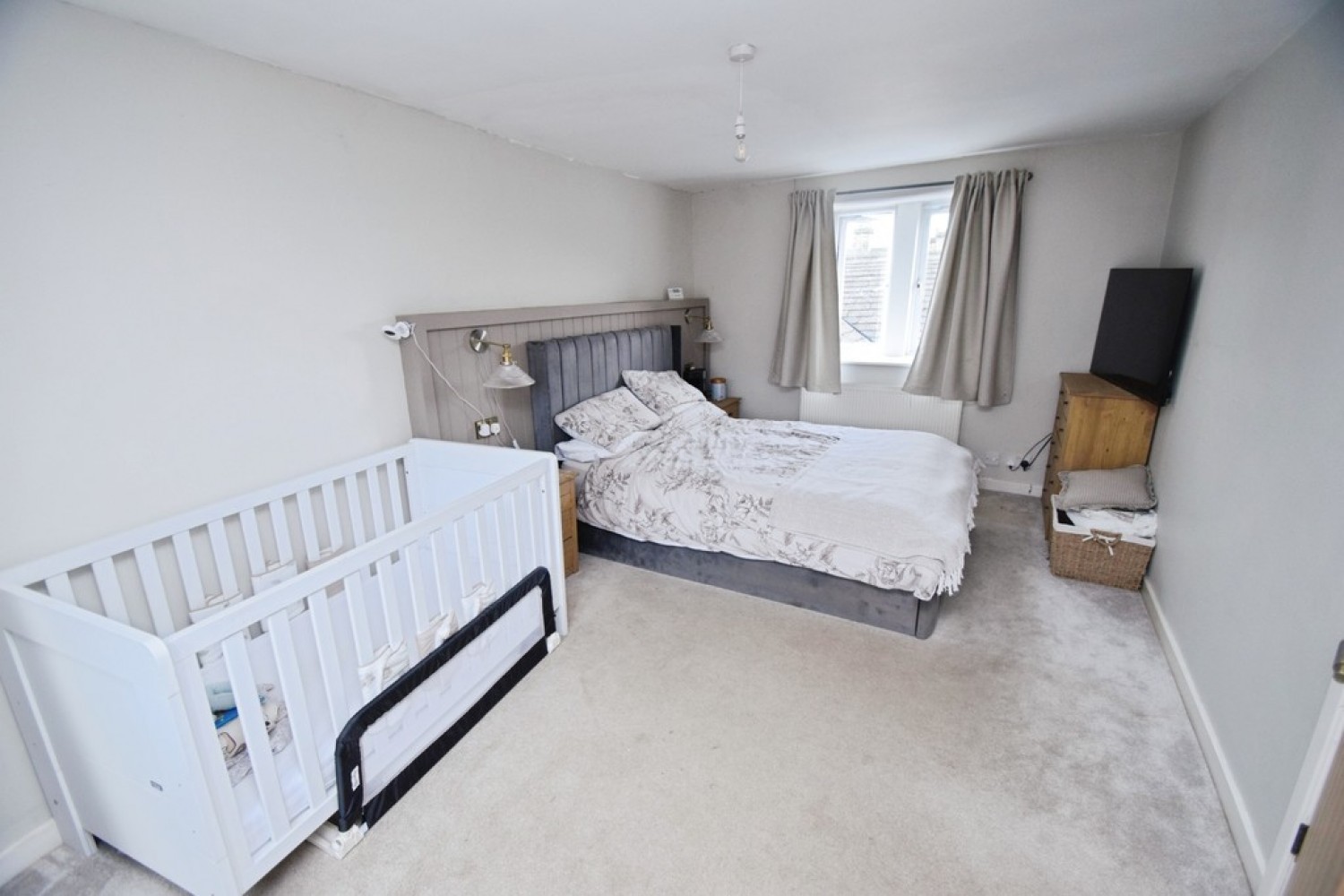 2 bedroom House for Auction Lower Green, Bradford, West Yorkshire