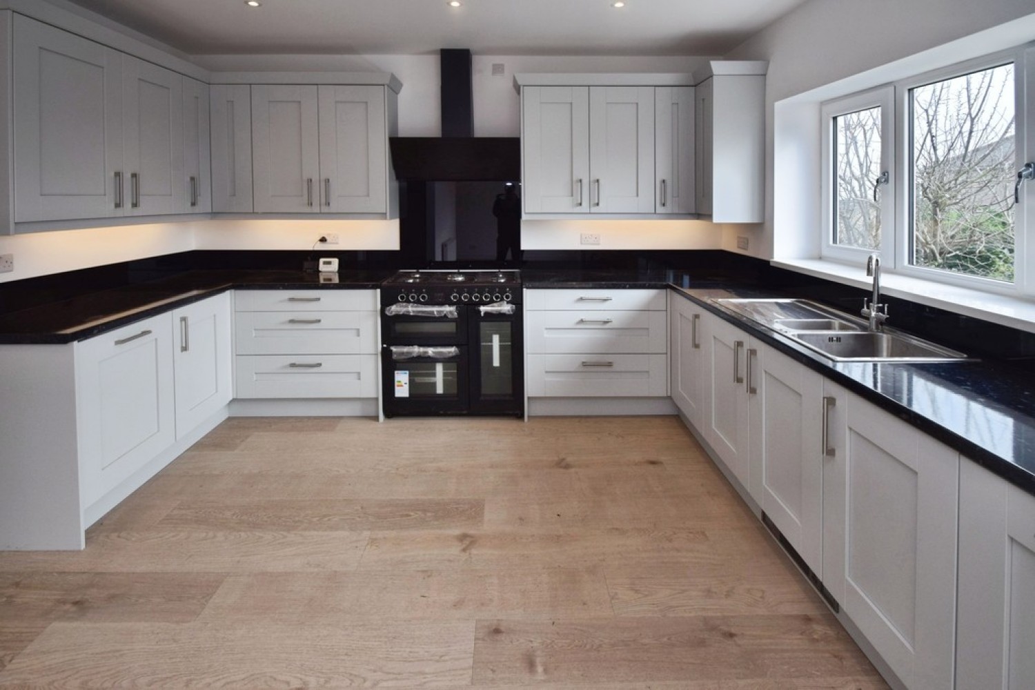 4 bedroom House for Sale Wrose, Bradford, West Yorkshire