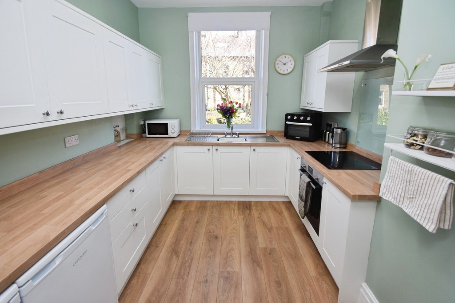 6 bedroom House for Sale Shipley, Bradford, West Yorkshire