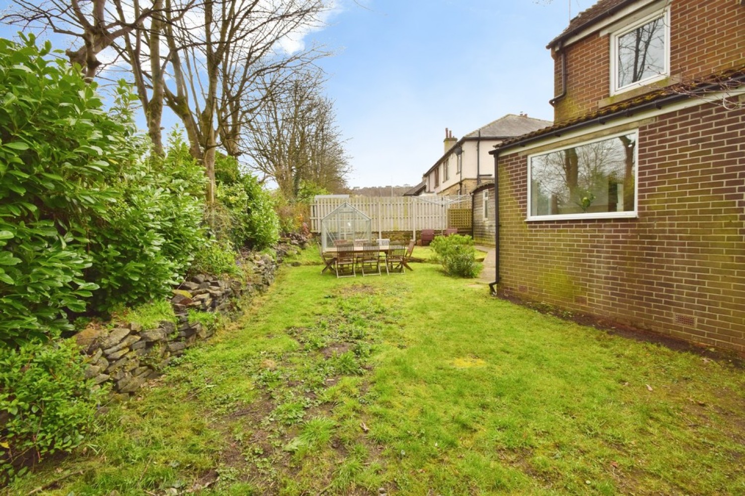 3 bedroom House for Sale Thackley, Bradford, West Yorkshire