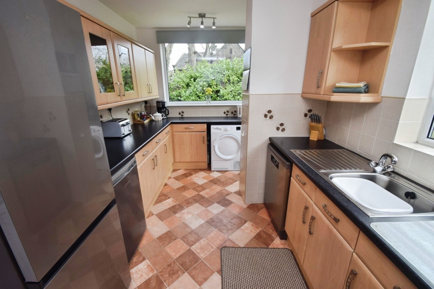3 bedroom House for Sale Thackley, Bradford, West Yorkshire