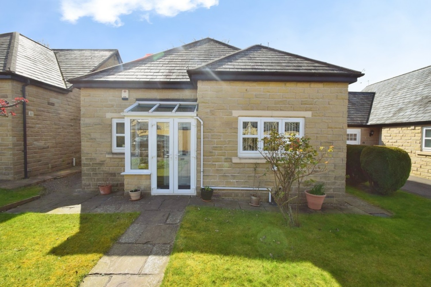 3 bedroom House for Sale Nabwood, Bradford, West Yorkshire