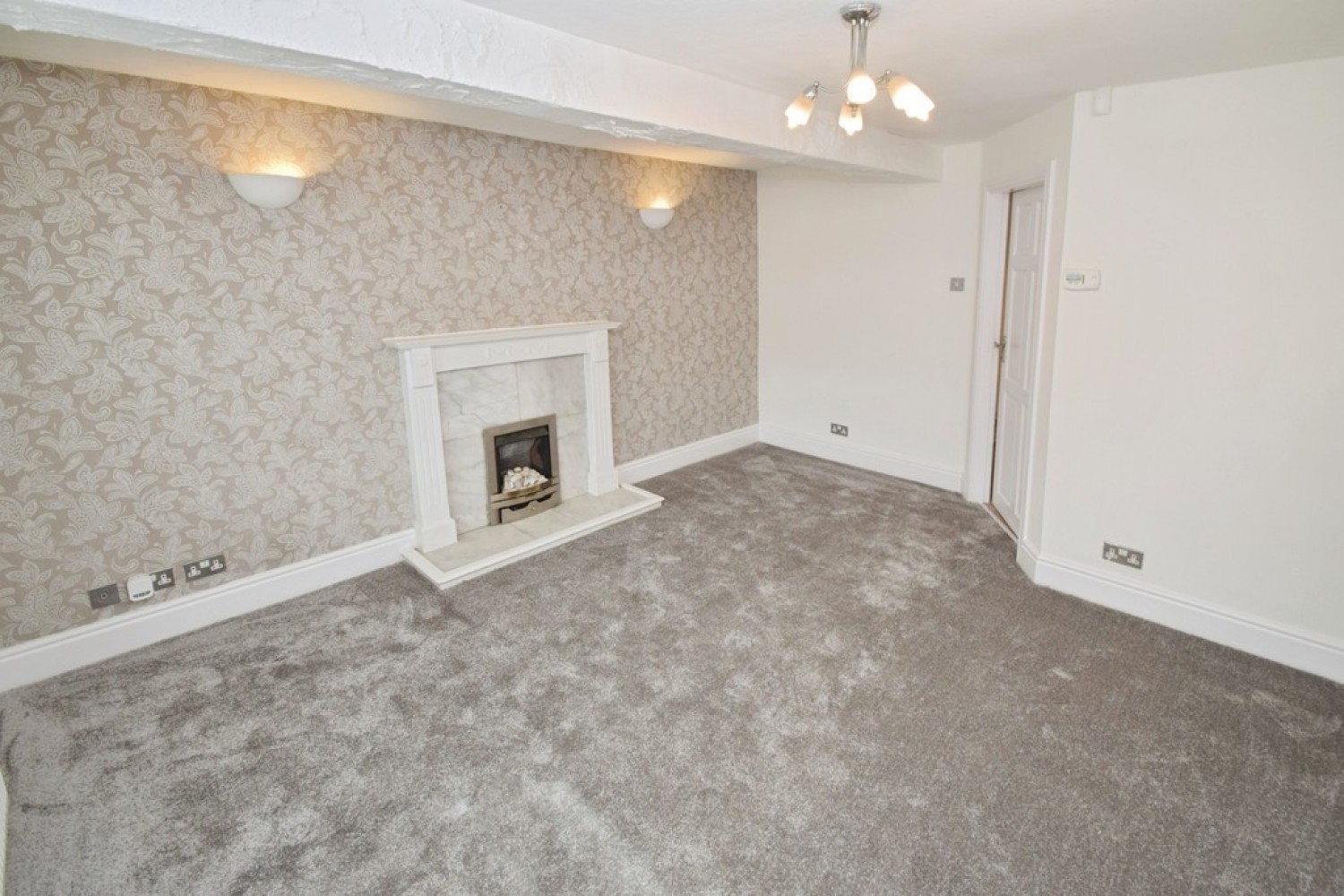 2 bedroom House for Sale Wilsden, Bradford, West Yorkshire