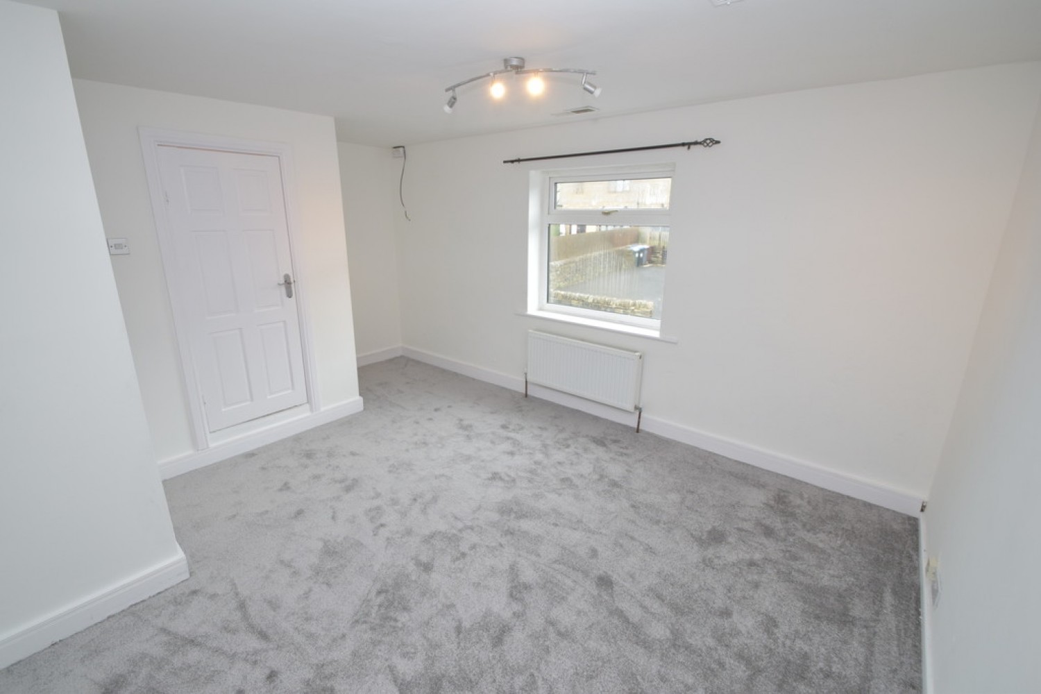 2 bedroom House for Sale Wilsden, Bradford, West Yorkshire