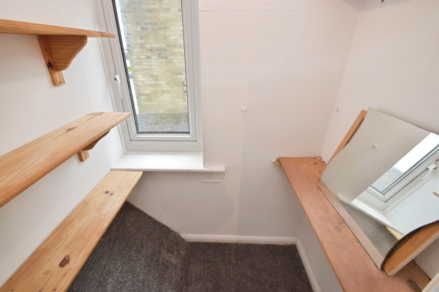 2 bedroom House for Sale Wilsden, Bradford, West Yorkshire