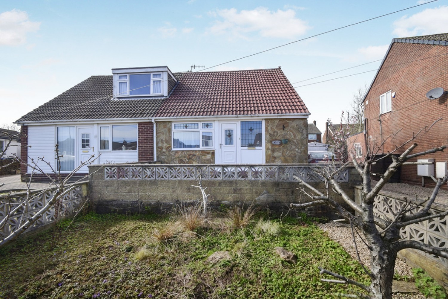 2 bedroom Bungalow for Sale Allerton, Bradford, West Yorkshire