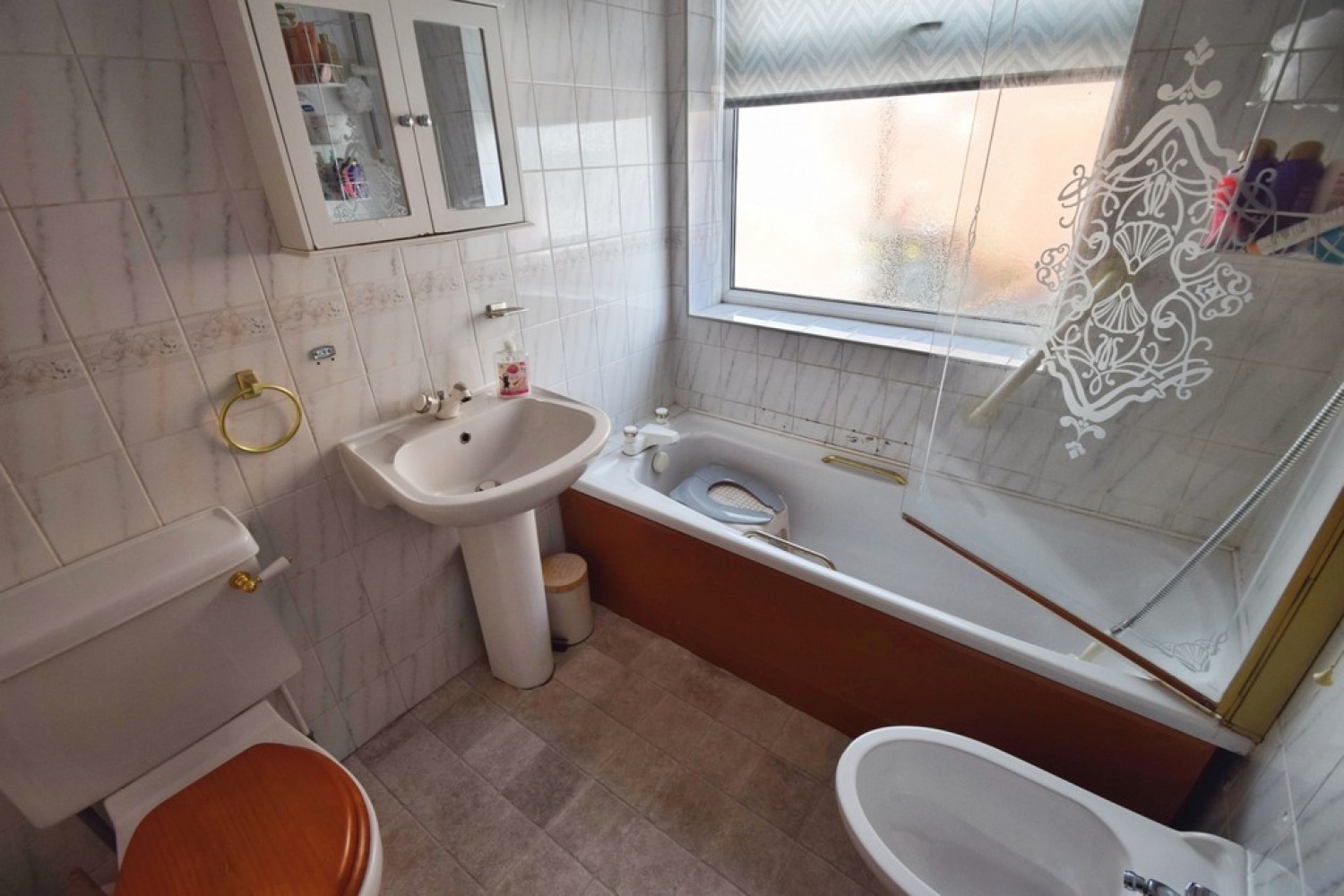 2 bedroom Bungalow for Sale Allerton, Bradford, West Yorkshire