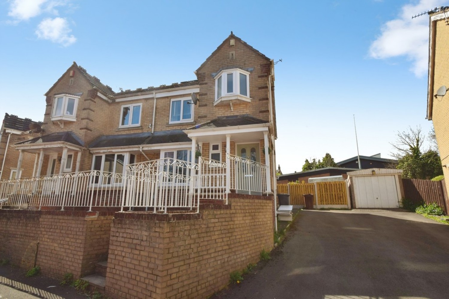 3 bedroom House for Sale Eccleshill, Bradford, West Yorkshire