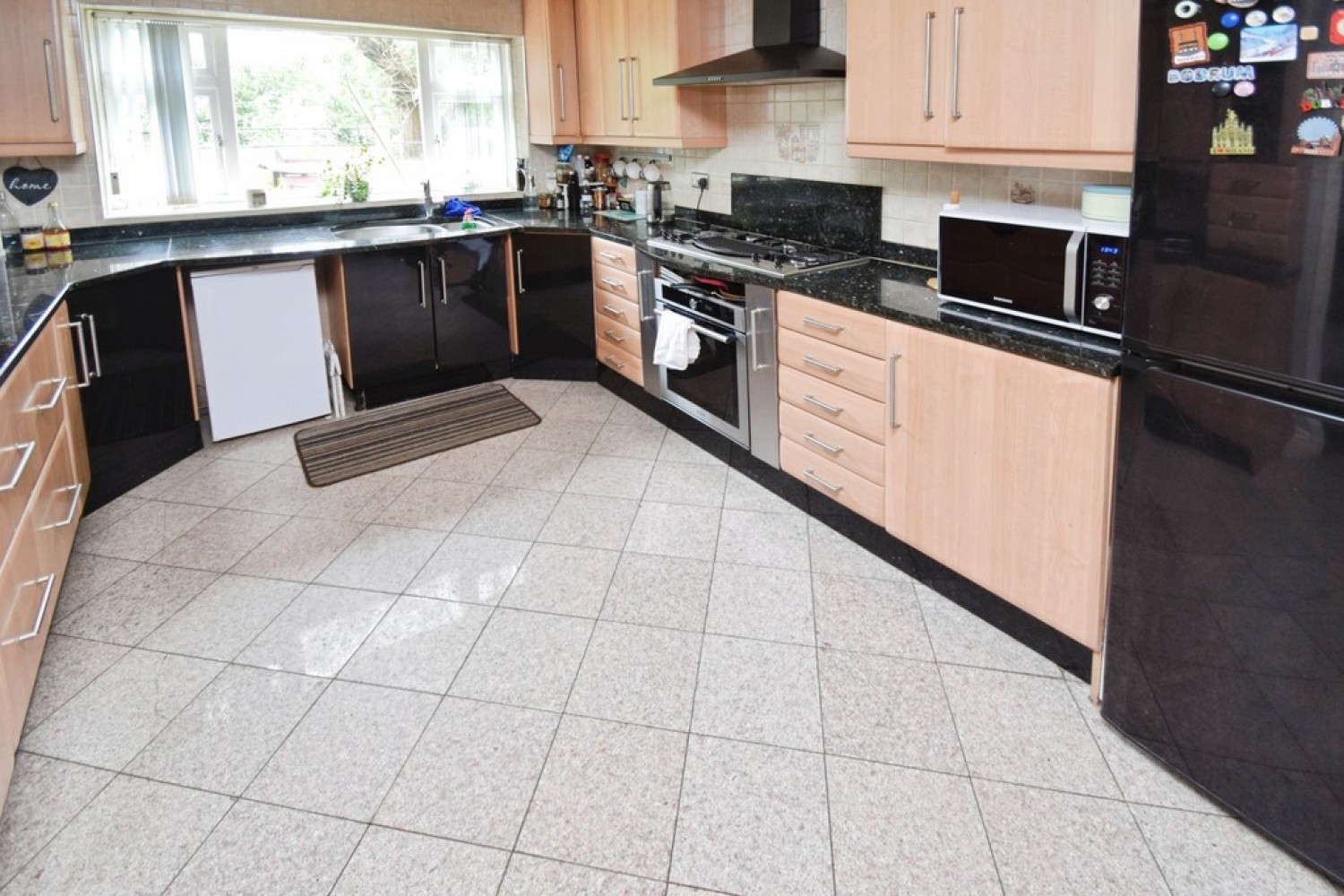 4 bedroom House for Sale Aireville Rise, Bradford, West Yorkshire