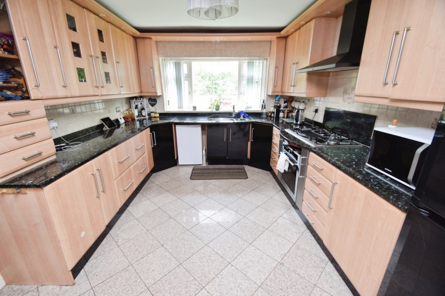 4 bedroom House for Sale Aireville Rise, Bradford, West Yorkshire
