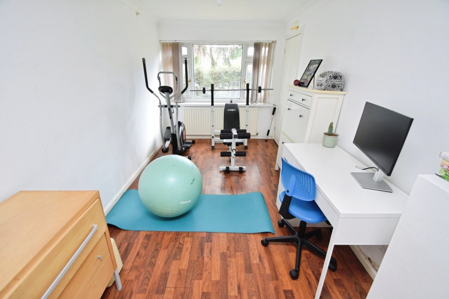 4 bedroom House for Sale Aireville Rise, Bradford, West Yorkshire