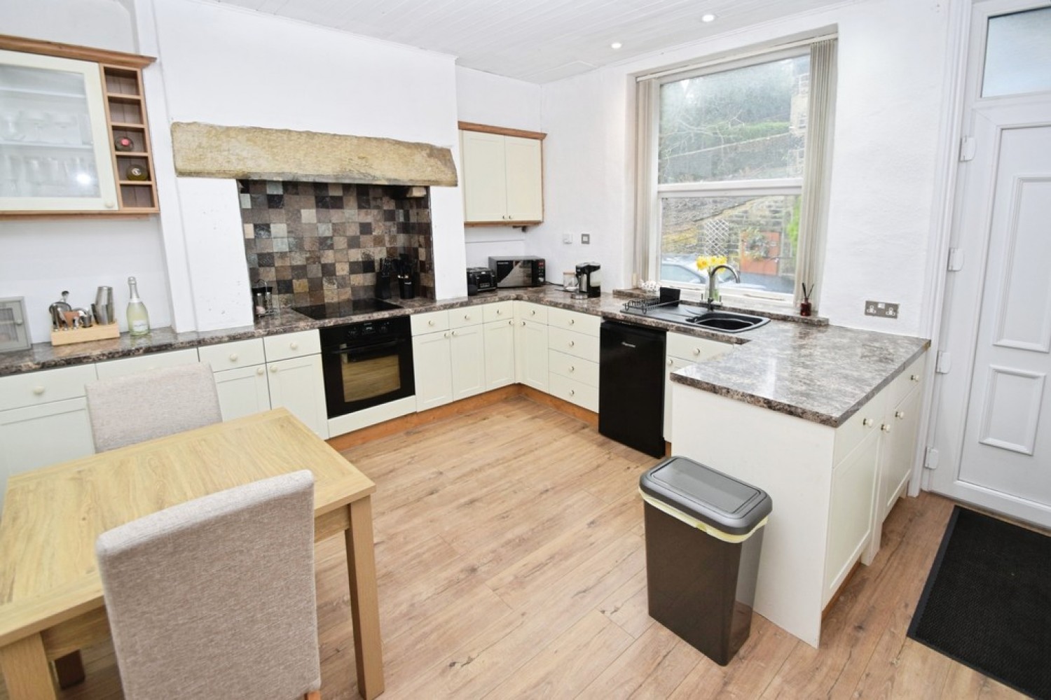 3 bedroom House for Sale Oxenhope, Keighley, West Yorkshire