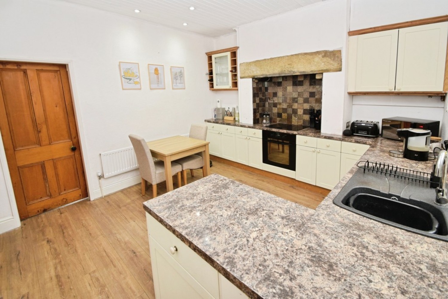 3 bedroom House for Sale Oxenhope, Keighley, West Yorkshire