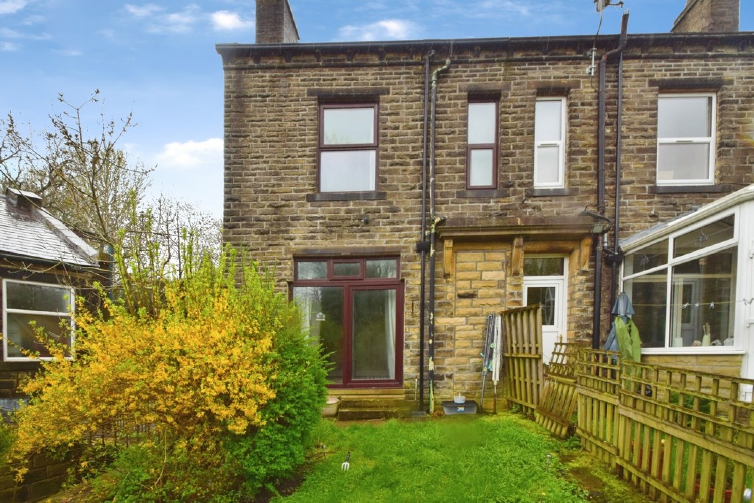 3 bedroom House for Sale Oxenhope, Keighley, West Yorkshire