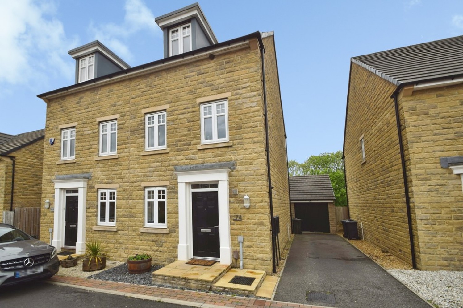 3 bedroom House for Sale Cullingworth, Bradford, West Yorkshire