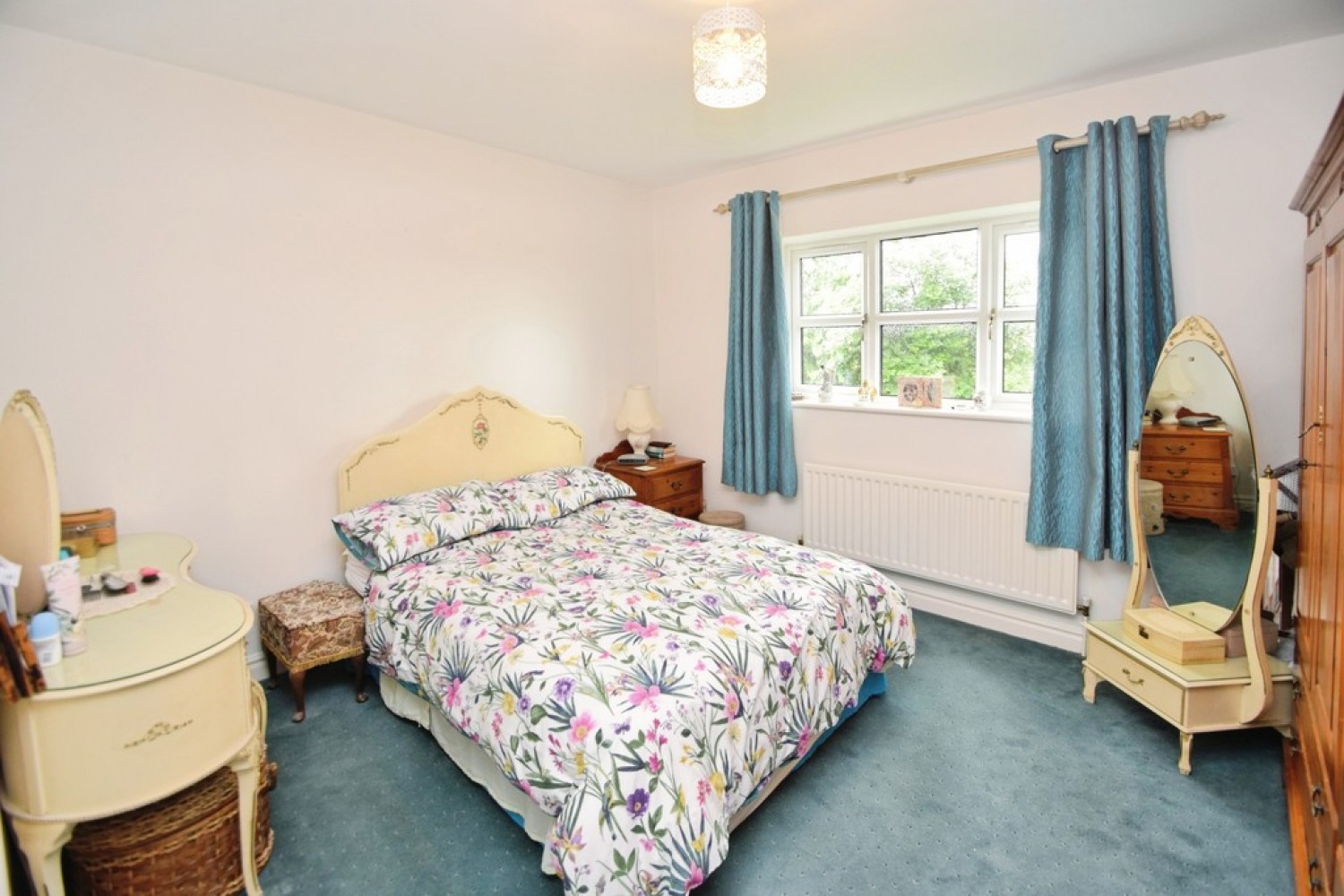 3 bedroom Bungalow for Sale Wilsden, Bradford, West Yorkshire
