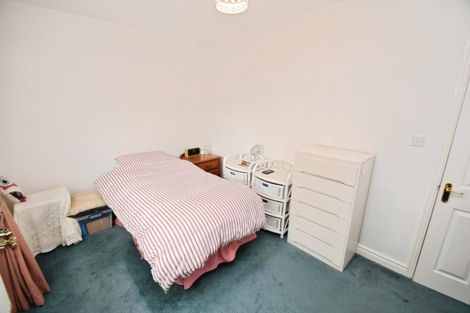 3 bedroom Bungalow for Sale Wilsden, Bradford, West Yorkshire