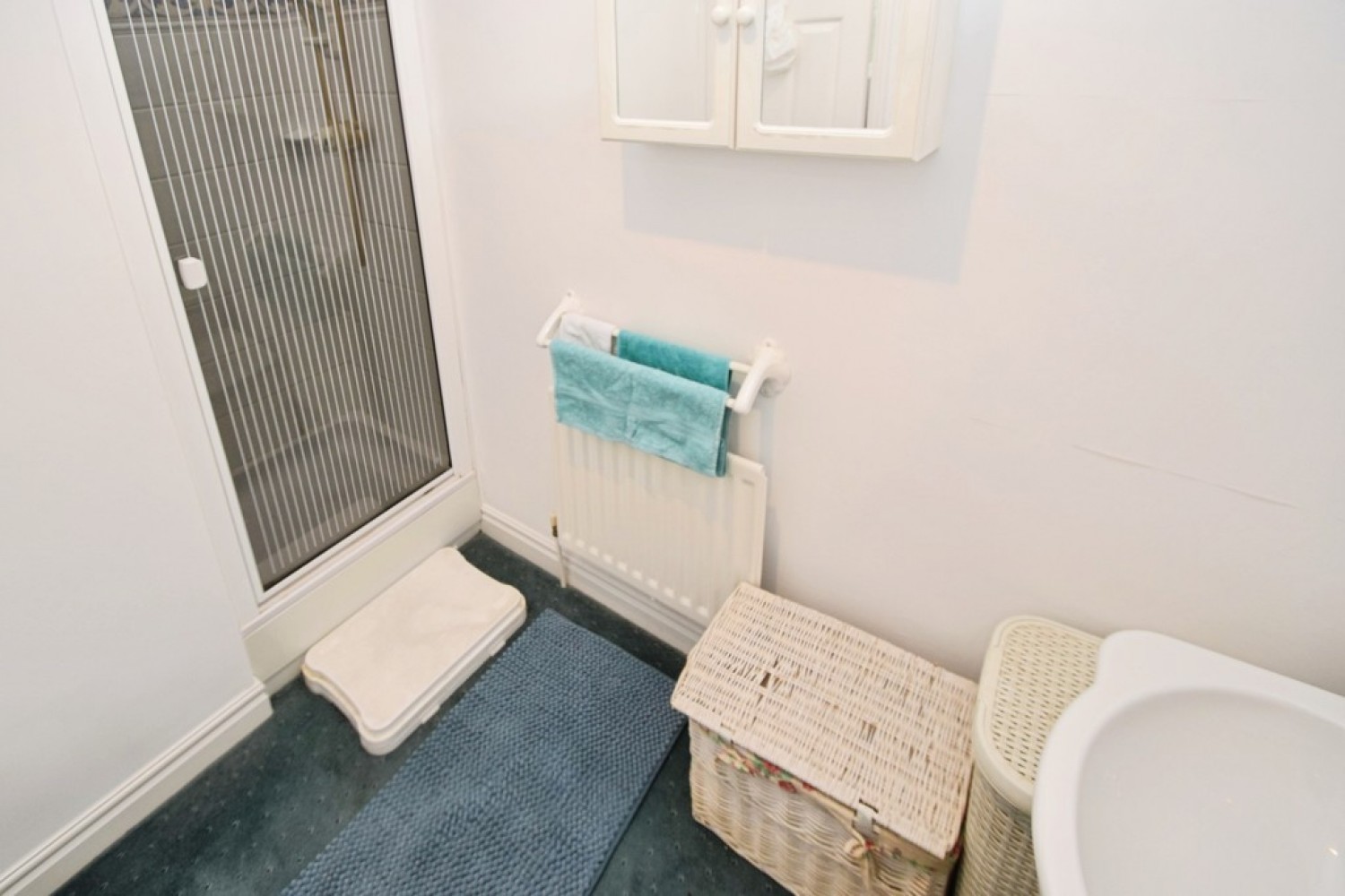3 bedroom Bungalow for Sale Wilsden, Bradford, West Yorkshire