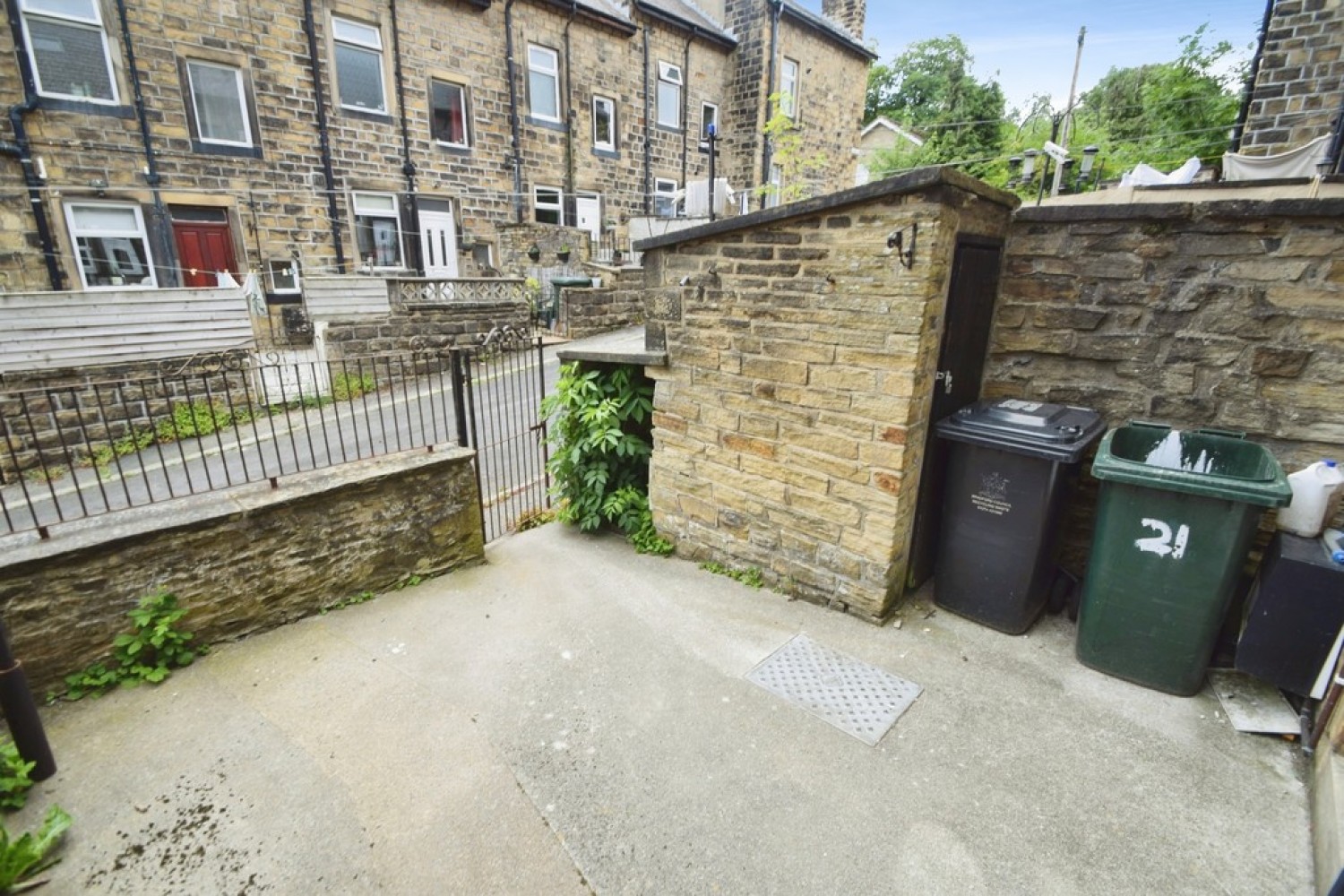 2 bedroom House for Sale Ingrow, Keighley, West Yorkshire