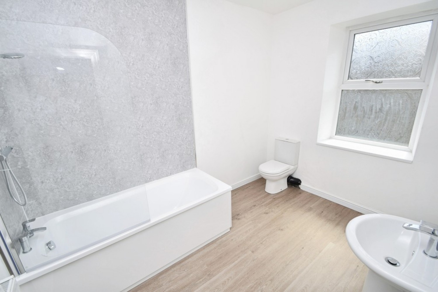 2 bedroom House for Sale Ingrow, Keighley, West Yorkshire