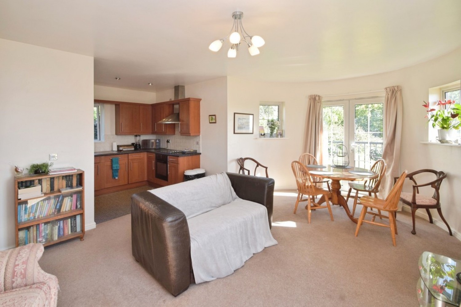 2 bedroom Flat for Sale Gilstead, Bingley, West Yorkshire
