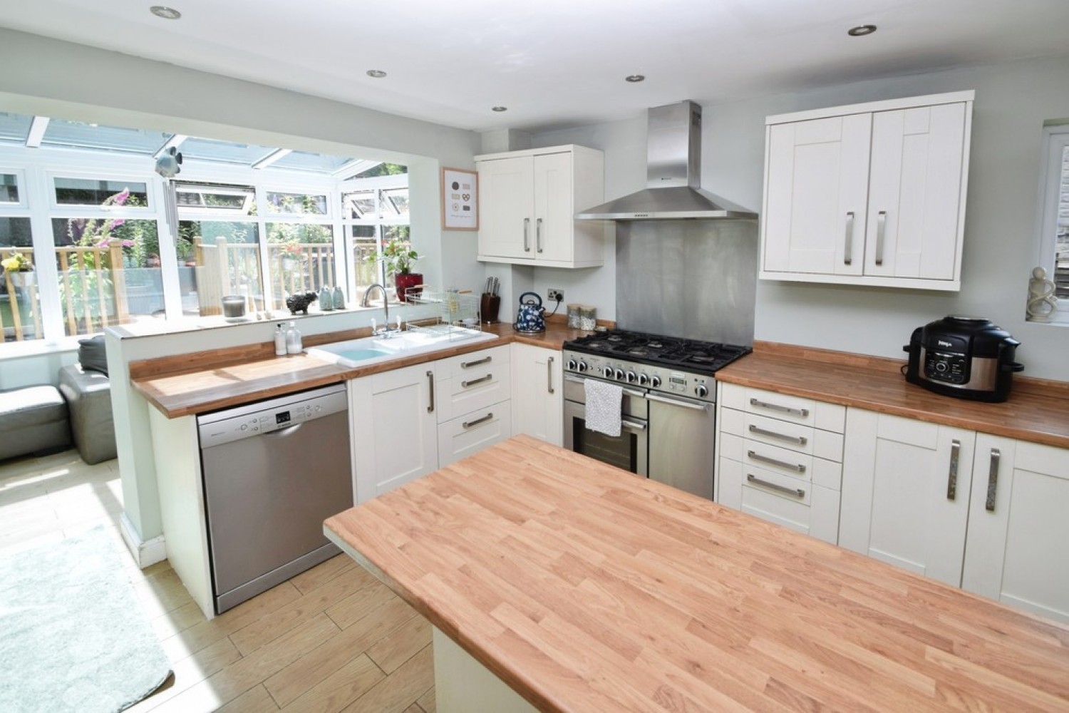 4 bedroom House for Sale Shann, Keighley, West Yorkshire