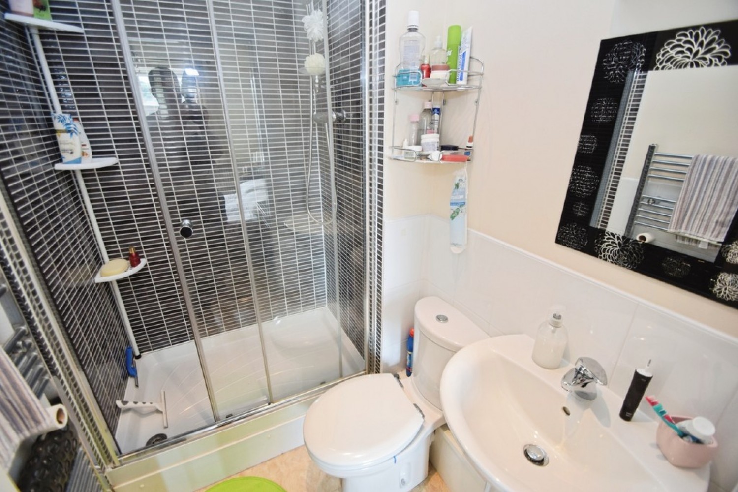 3 bedroom House for Sale Cottingley, Bradford, West Yorkshire