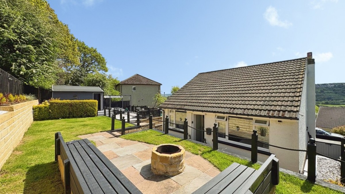 Riddlesden, Bradford, West Yorkshire