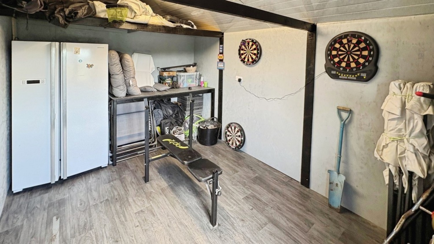 3 bedroom Bungalow for Sale Riddlesden, Bradford, West Yorkshire