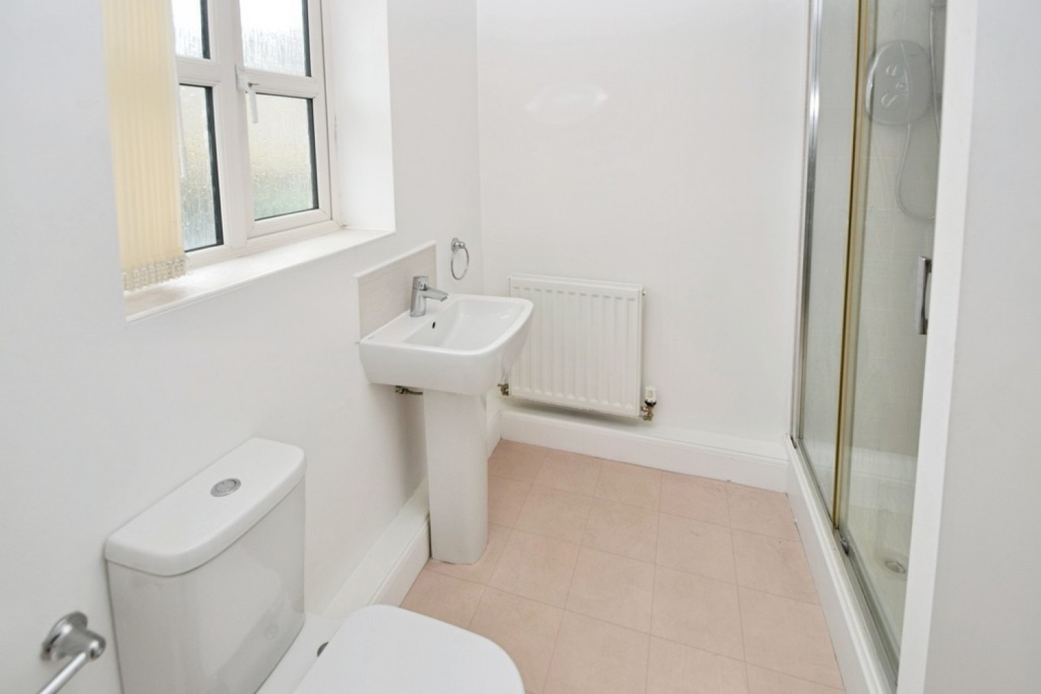 2 bedroom Flat for Sale Laisterdyke, Bradford, West Yorkshire