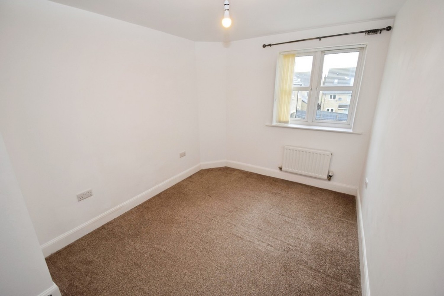 2 bedroom Flat for Sale Laisterdyke, Bradford, West Yorkshire