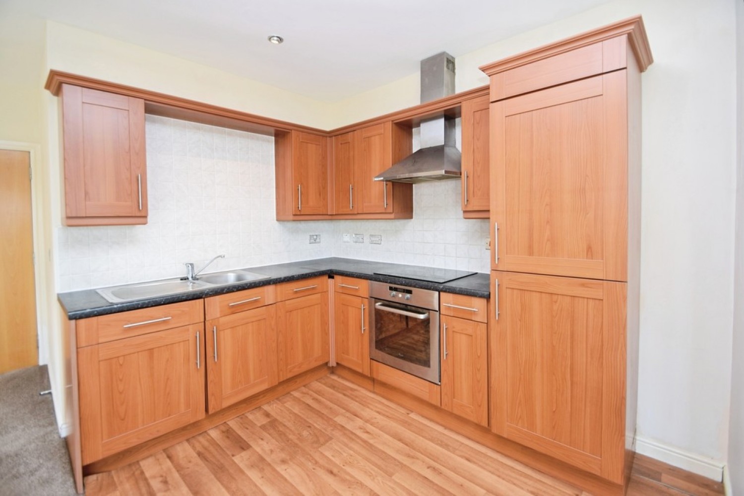 2 bedroom Flat for Sale Gilstead, Bradford, West Yorkshire