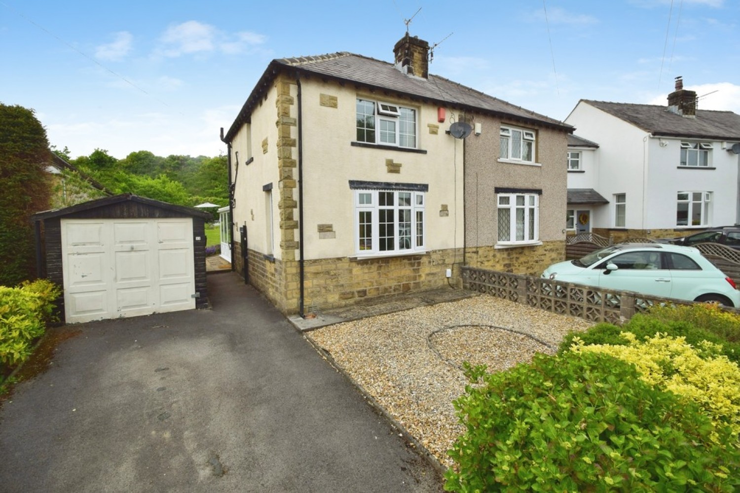 2 bedroom House for Sale Gilstead, Bradford, West Yorkshire