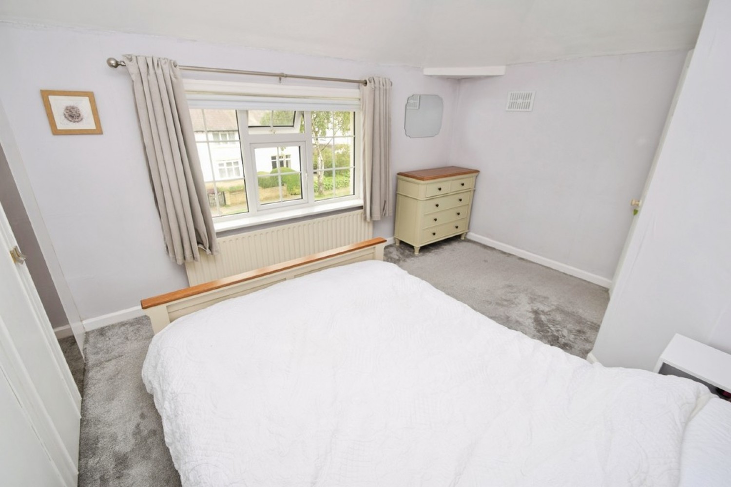 2 bedroom House for Sale Gilstead, Bradford, West Yorkshire