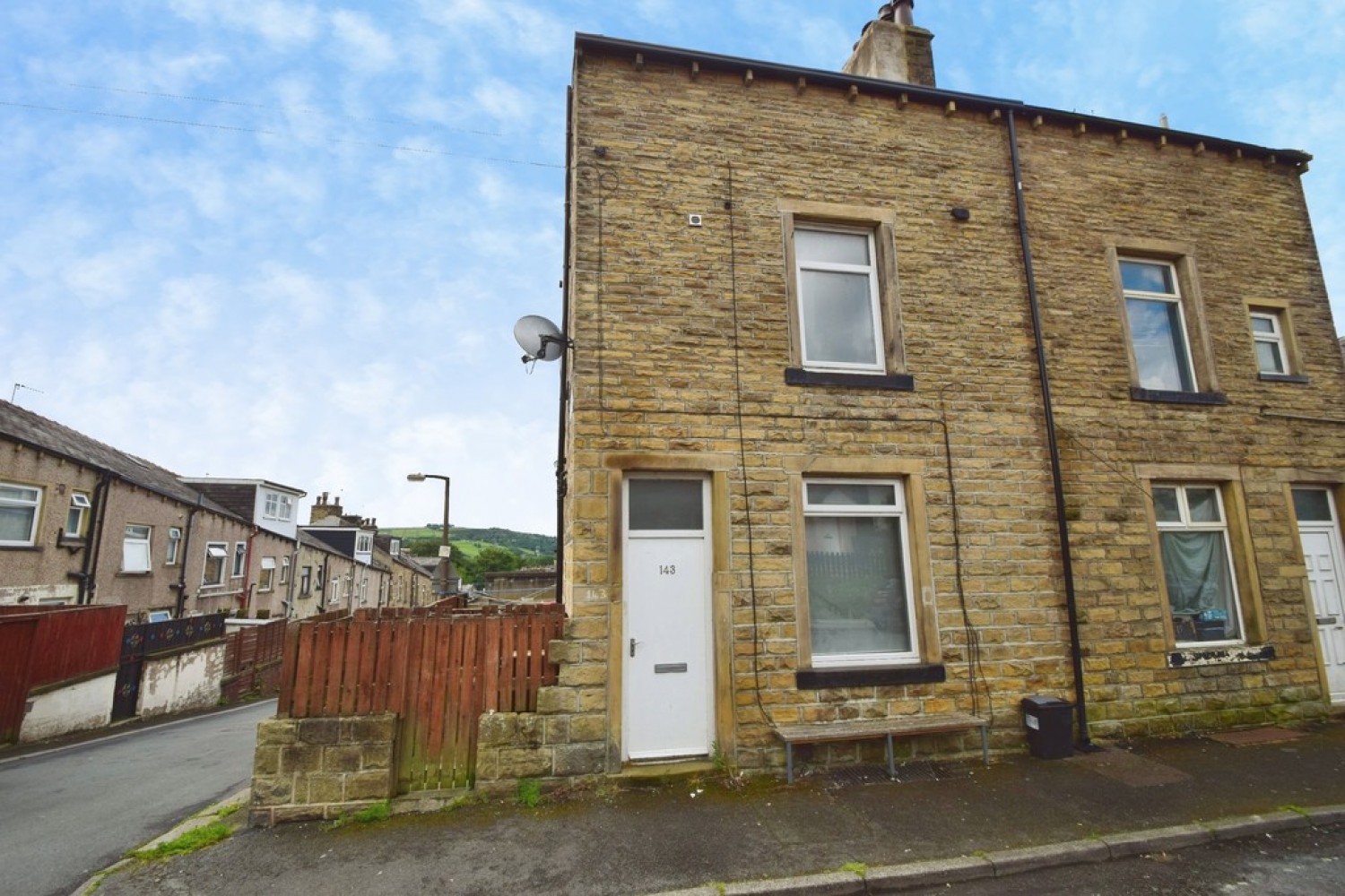 2 bedroom House for Sale Keighley, Bradford, West Yorkshire