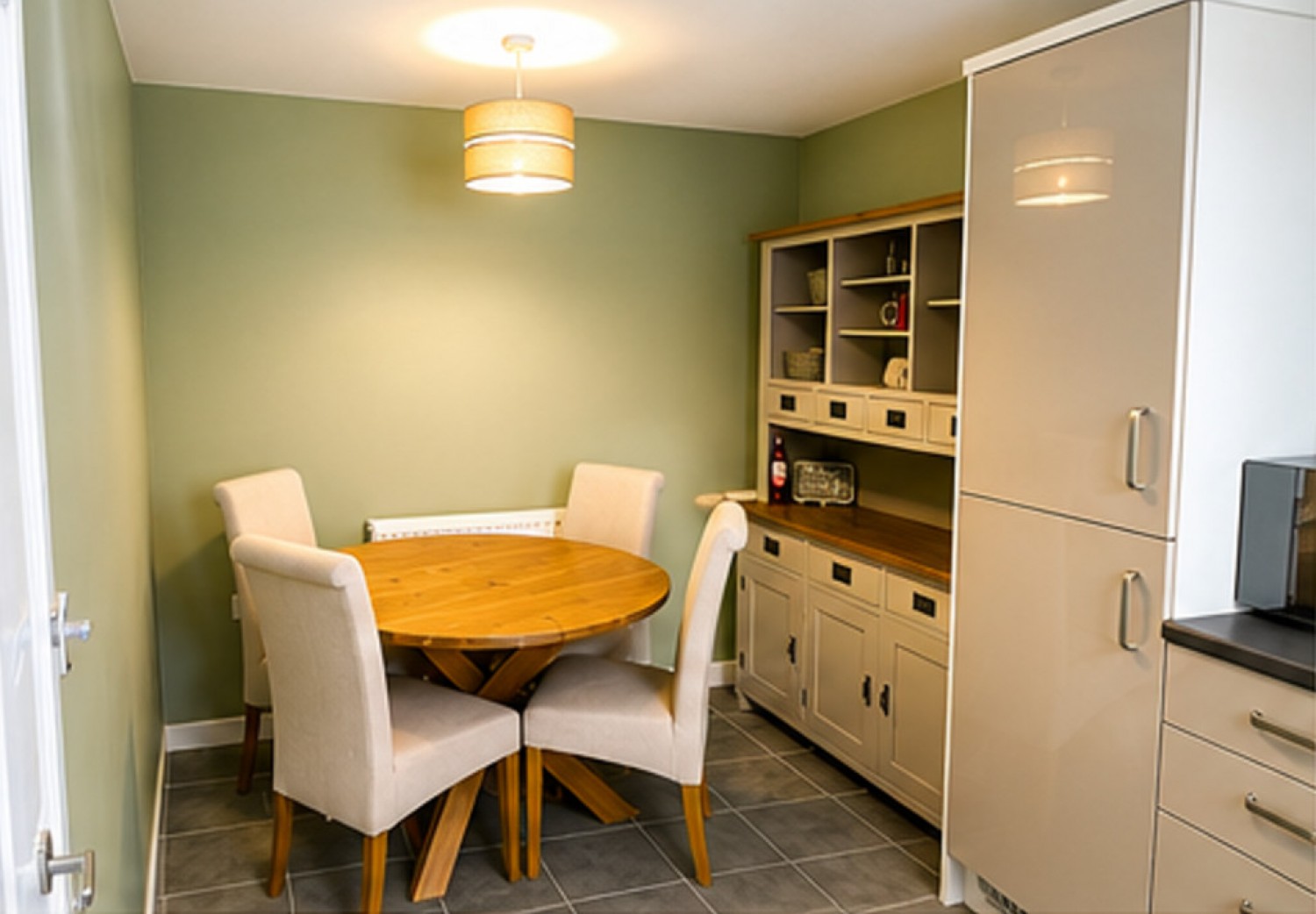 3 bedroom House for Letting Woodend Drive, Shipley
