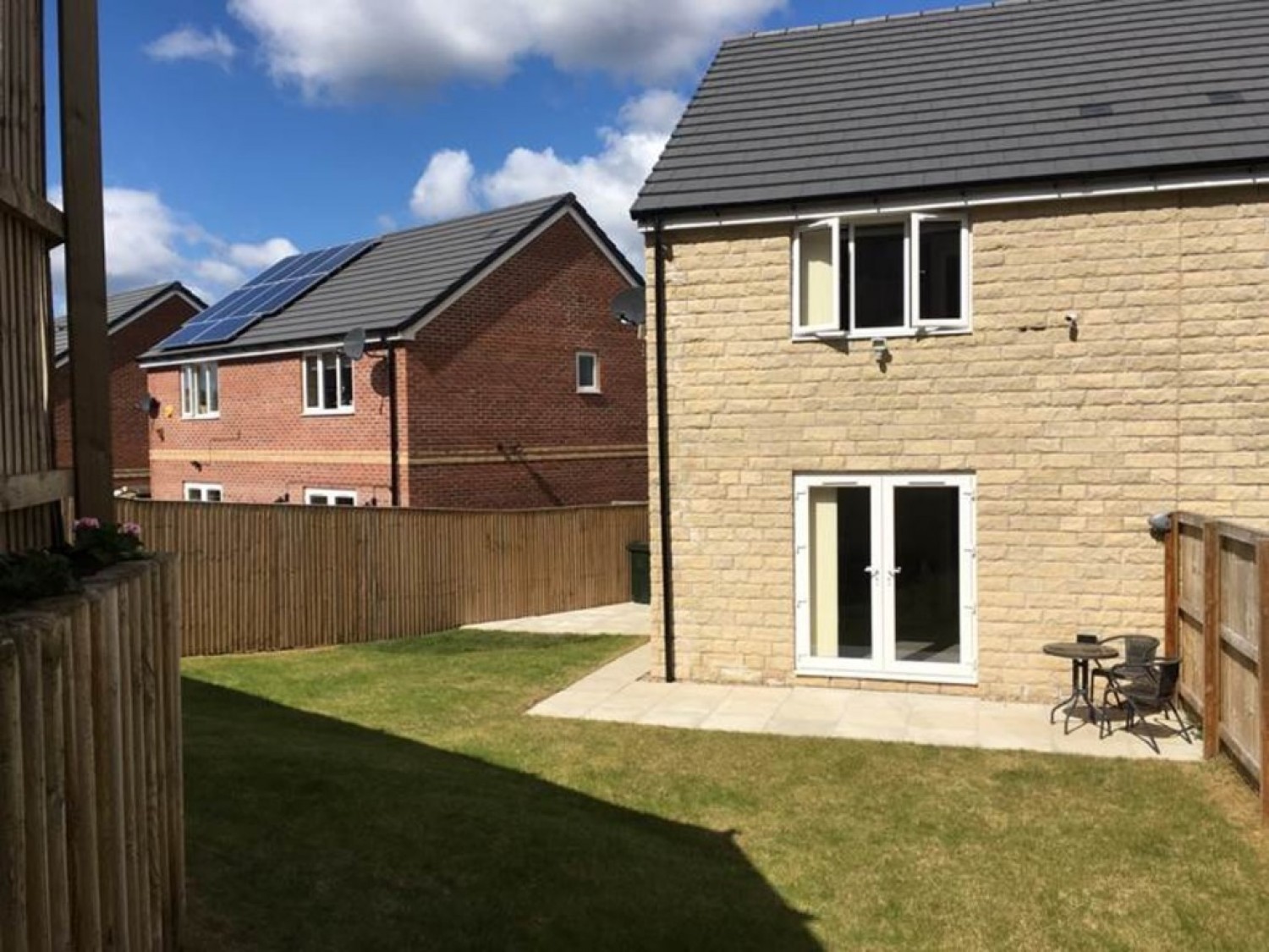 3 bedroom House for Letting Woodend Drive, Shipley