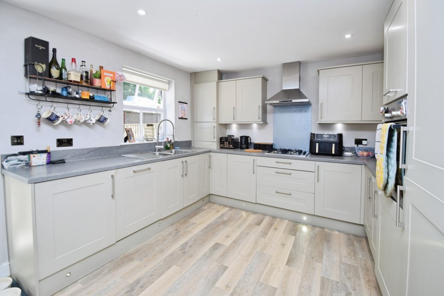 4 bedroom House for Sale Silsden, Keighley, West Yorkshire
