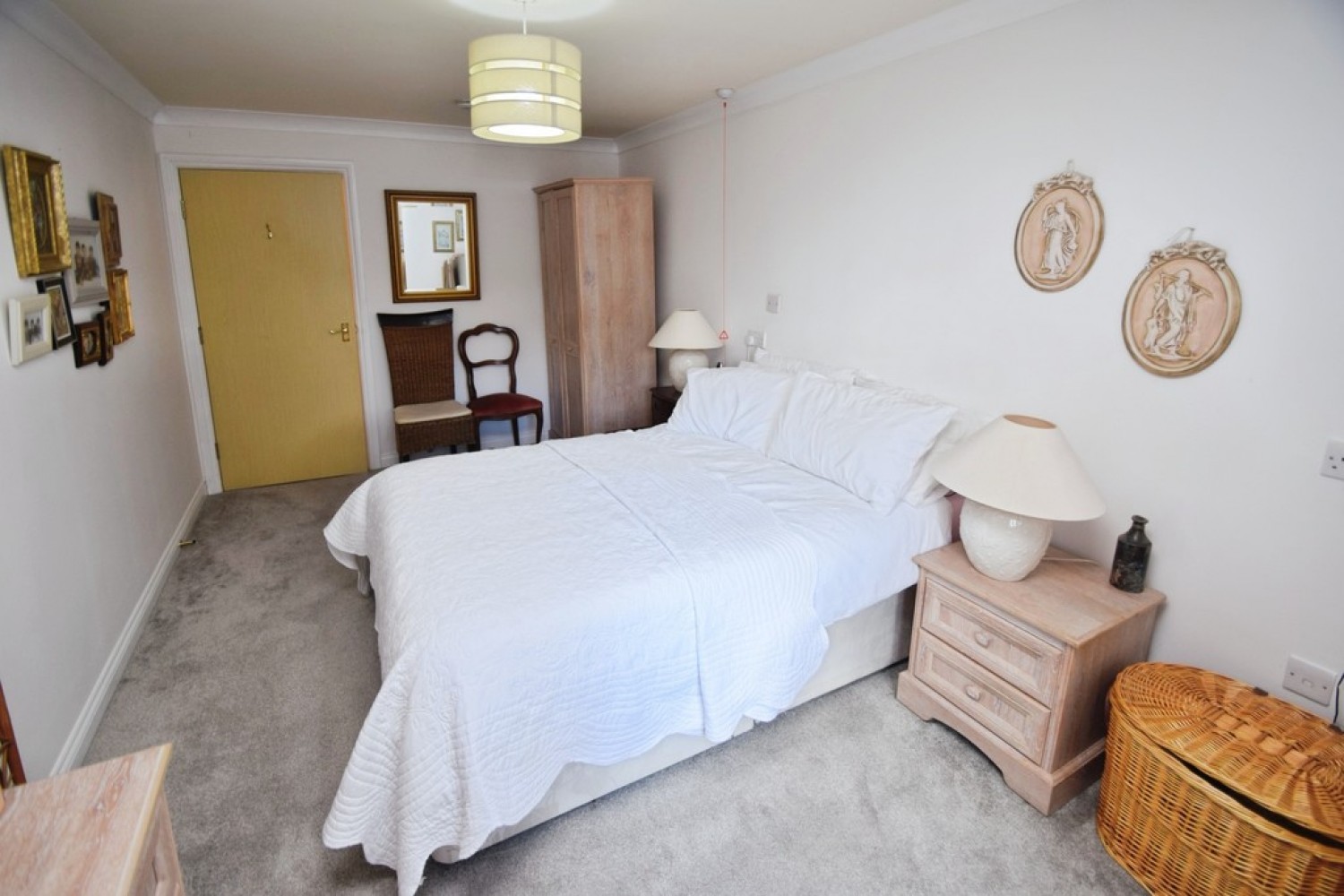 2 bedroom Flat for Sale Shipley, Bradford, West Yorkshire