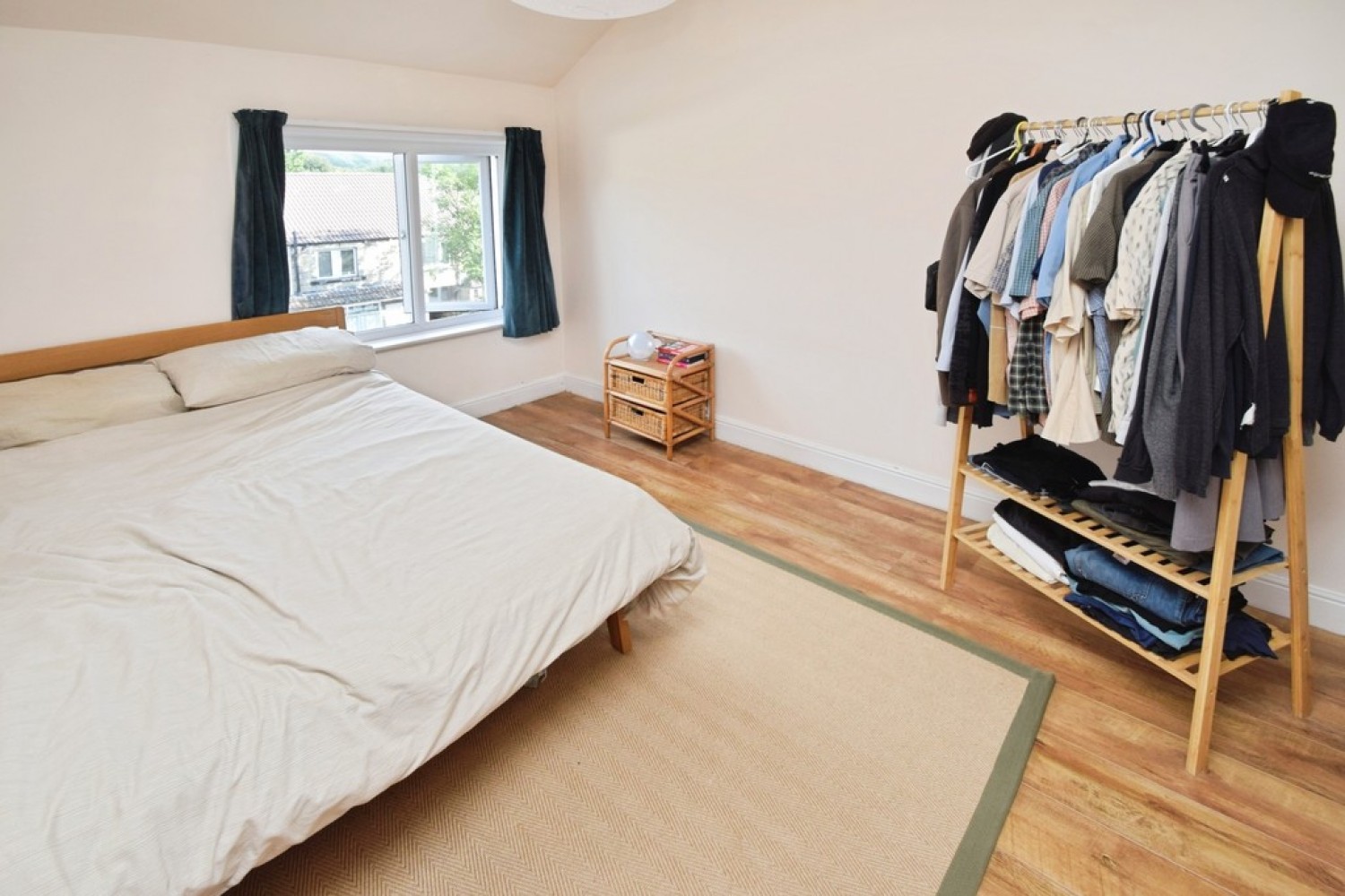 3 bedroom House for Sale Saltaire, Bradford, West Yorkshire