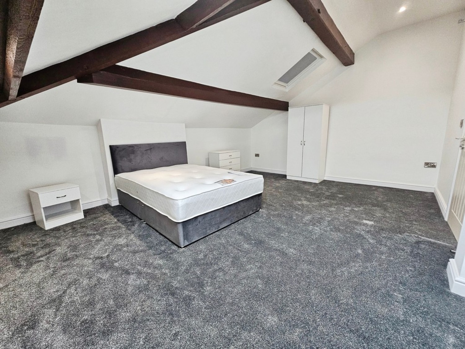 2 bedroom Flat for Letting Saltaire Road, Shipley, West Yorkshire