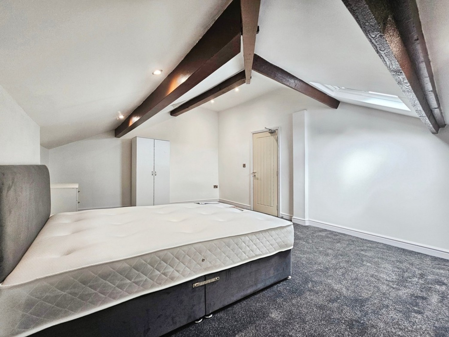 2 bedroom Flat for Letting Saltaire Road, Shipley, West Yorkshire