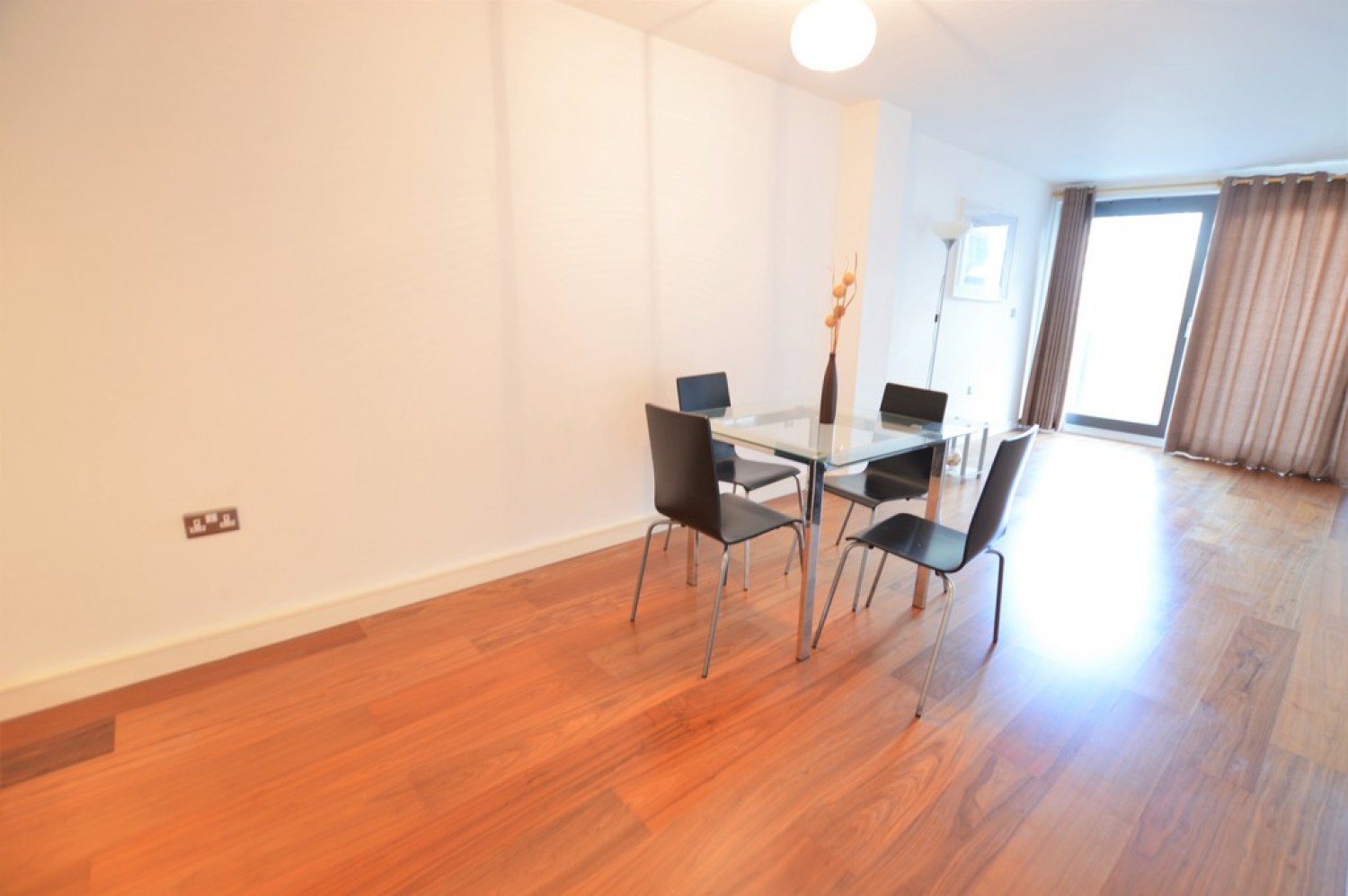 1 bedroom Flat for Letting Flat Mosaic, High Street