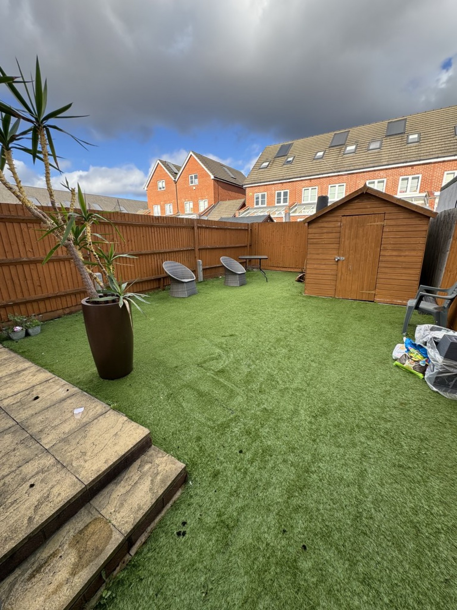 4 bedroom House in Kenbury Drive, Slough, Berkshire