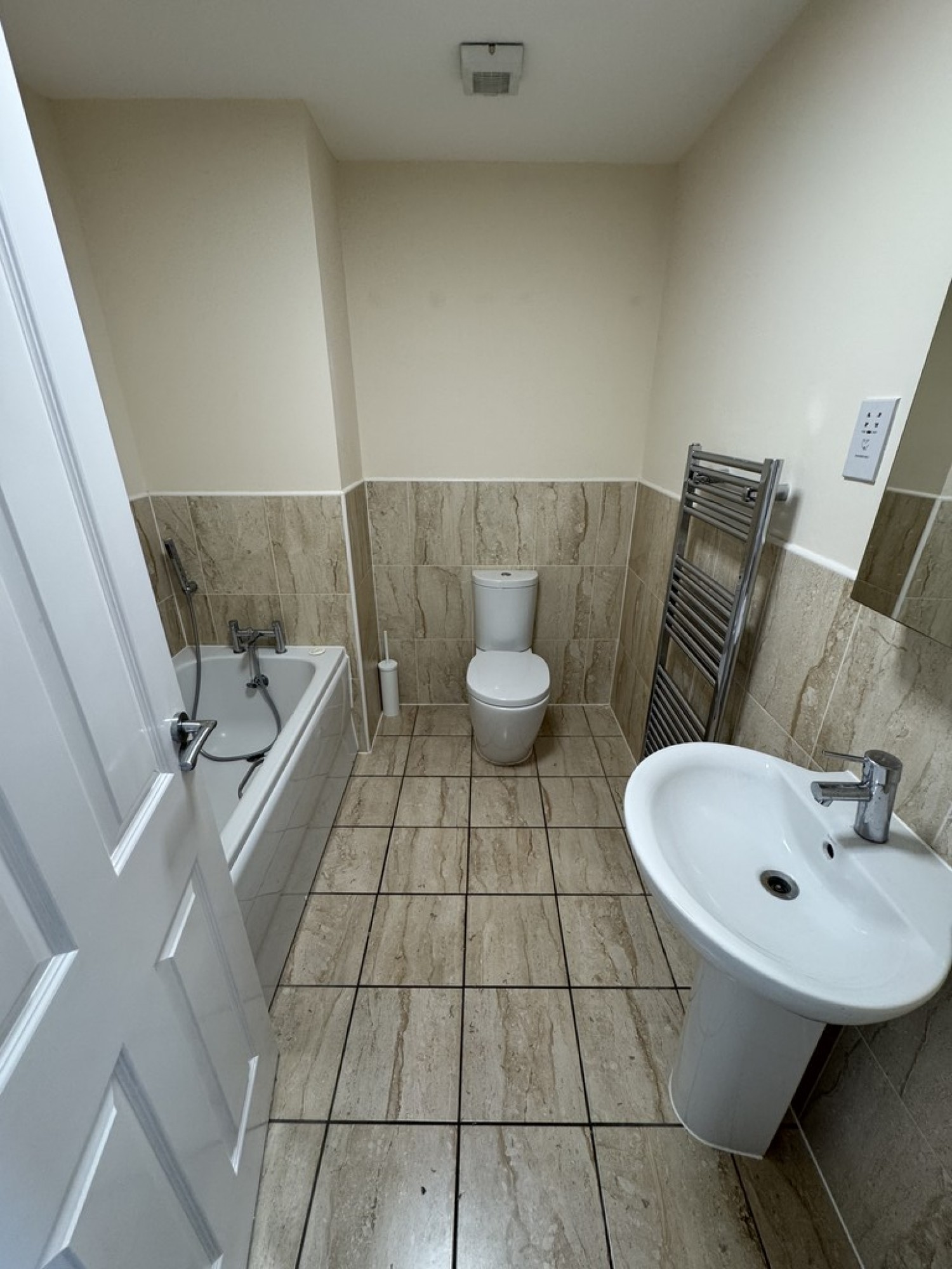 4 bedroom House in Kenbury Drive, Slough, Berkshire