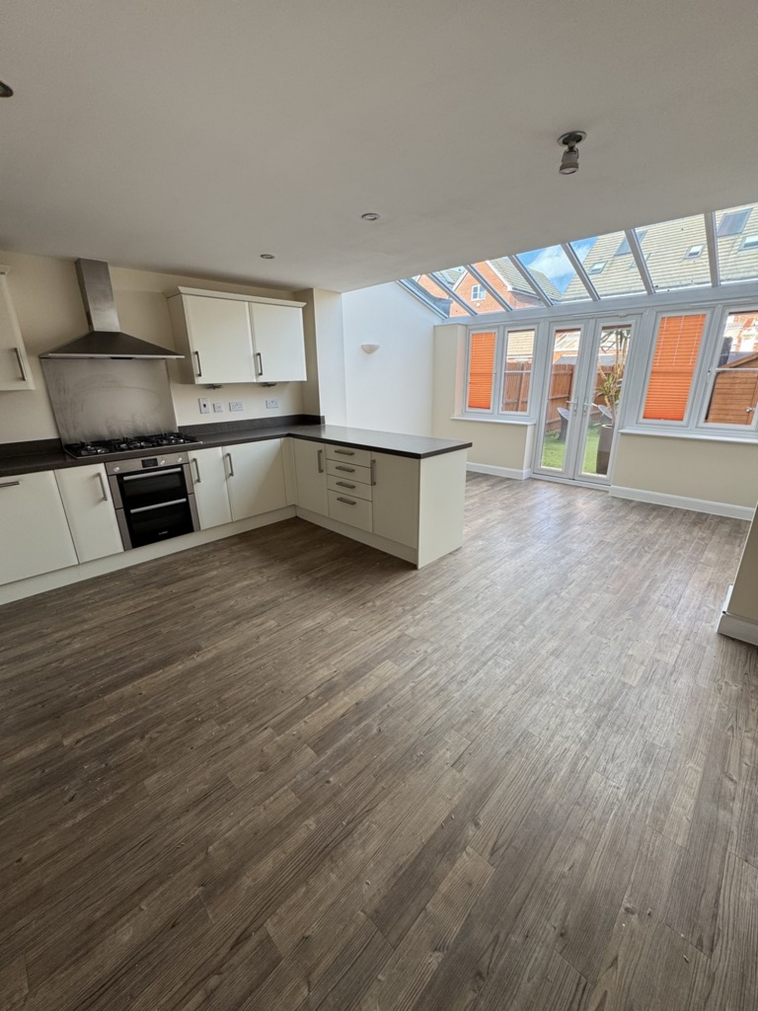 4 bedroom House in Kenbury Drive, Slough, Berkshire