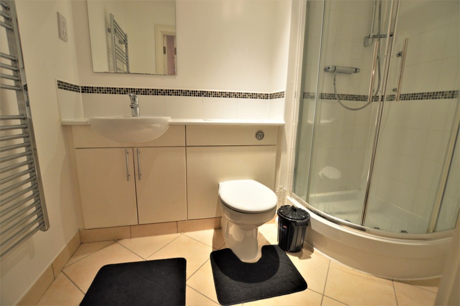 2 bedroom Flat for Letting Mosaic, High Street