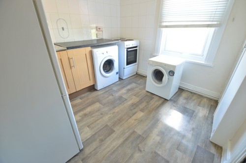 College Avenue, Slough